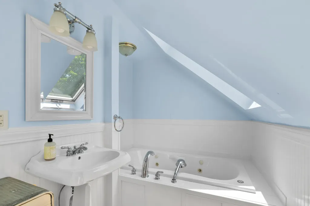 1486 Washington Street Bath ME 04530