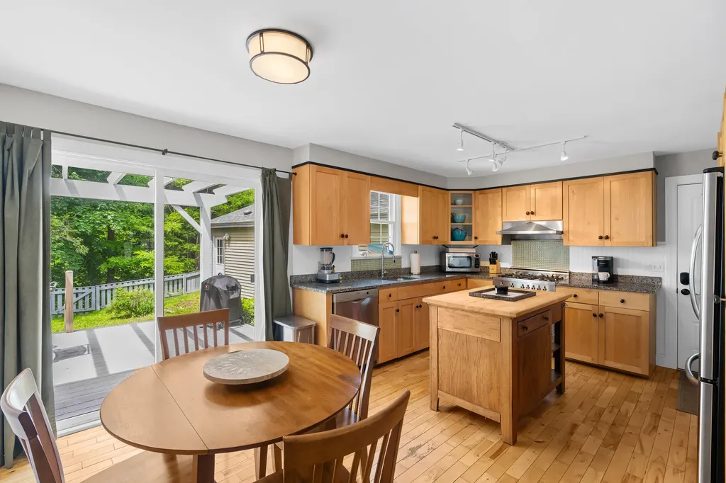 1486 Washington Street Bath ME 04530