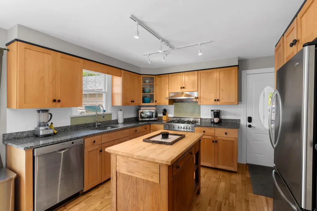 1486 Washington Street Bath ME 04530