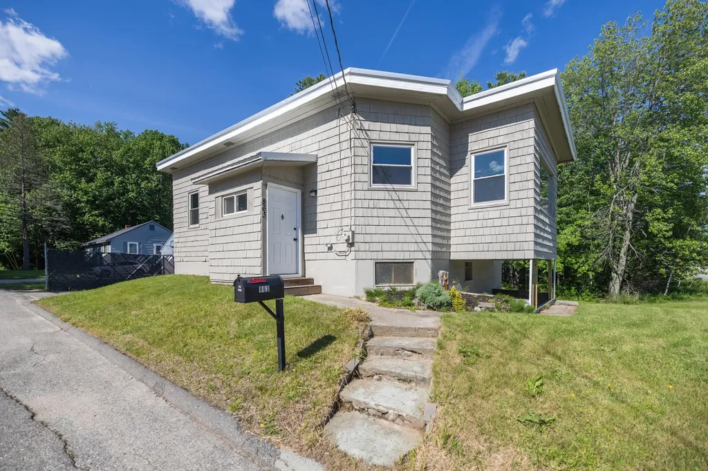 863 Minot Avenue Auburn ME 04210