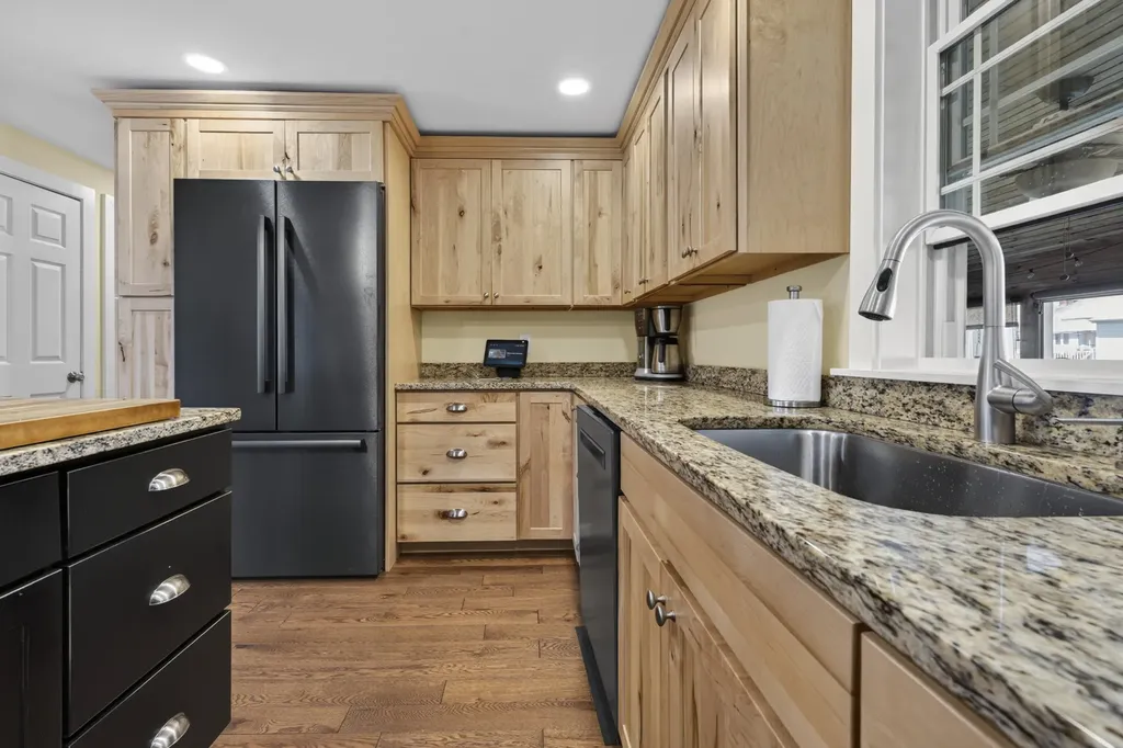 31 Samuel Road Portland ME 04103