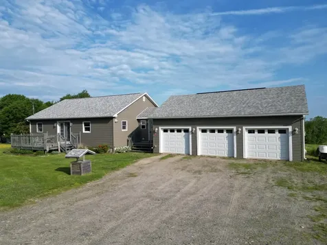 303 Phinney Farm Road Lincoln ME 04457