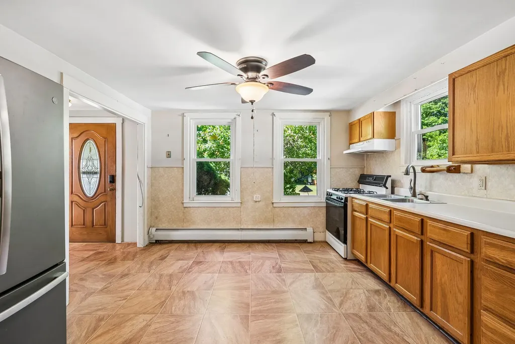 155 Spring Street Gardiner ME 04345