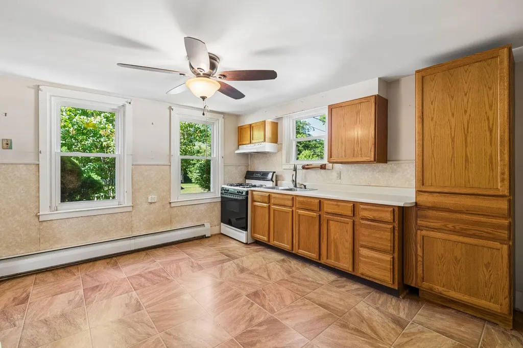 155 Spring Street Gardiner ME 04345