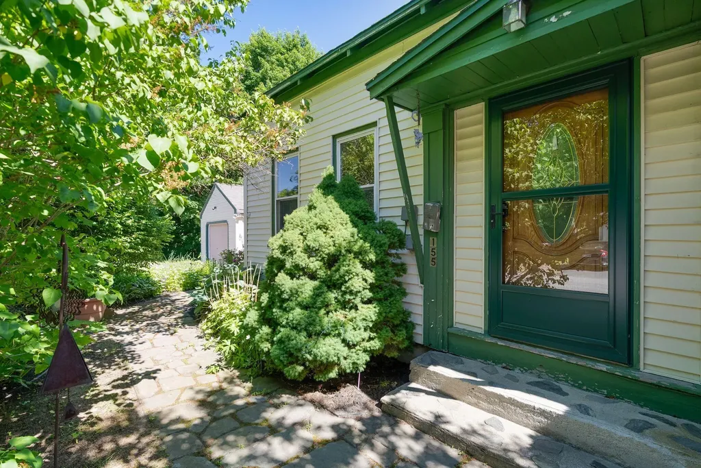 155 Spring Street Gardiner ME 04345