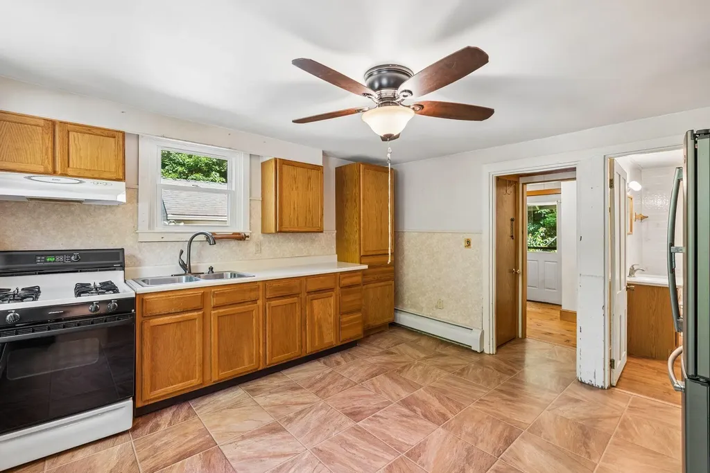 155 Spring Street Gardiner ME 04345