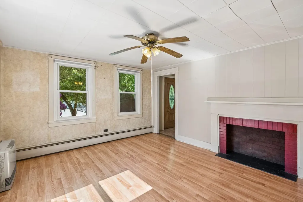 155 Spring Street Gardiner ME 04345