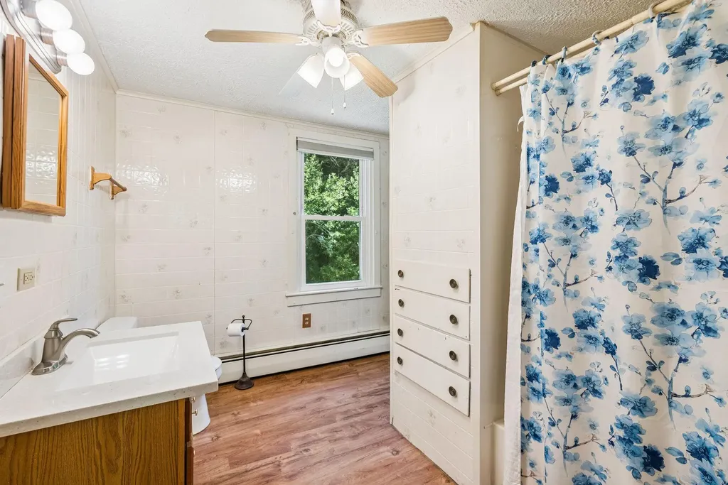 155 Spring Street Gardiner ME 04345