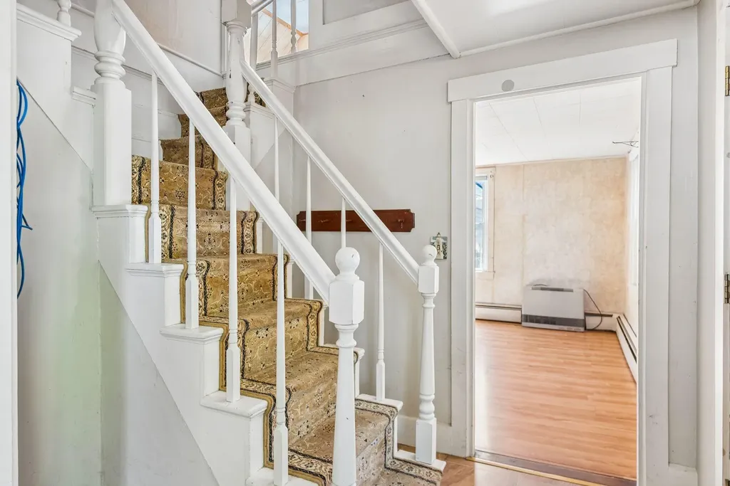 155 Spring Street Gardiner ME 04345