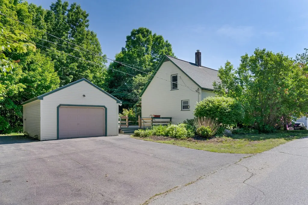 155 Spring Street Gardiner ME 04345