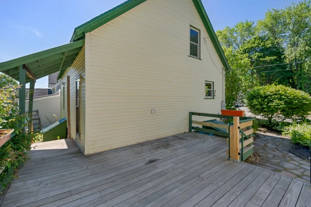 155 Spring Street Gardiner ME 04345