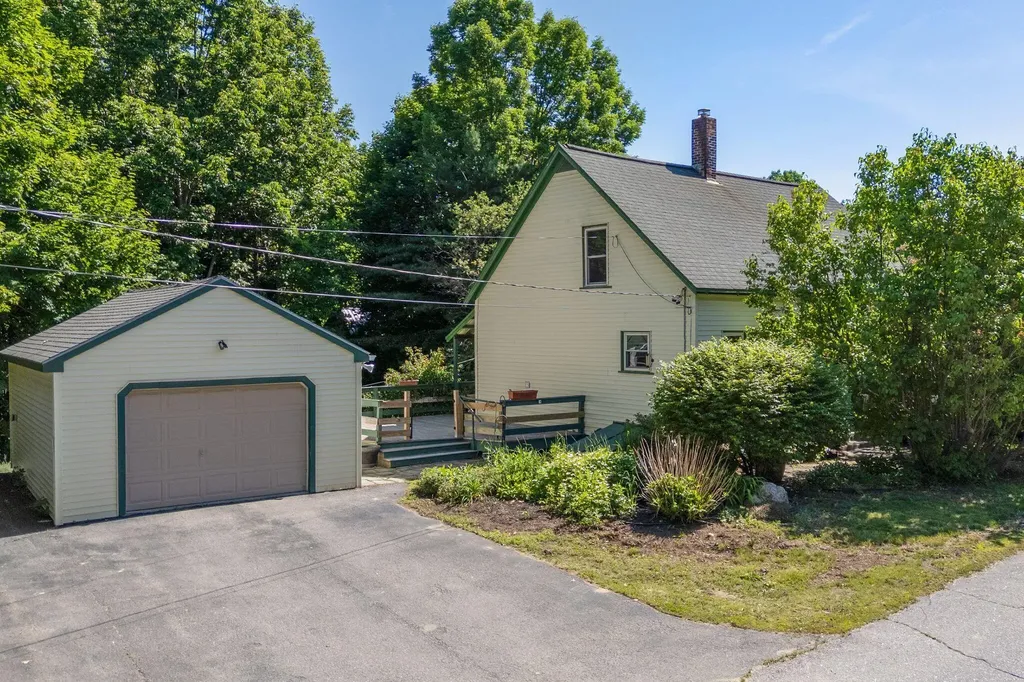 155 Spring Street Gardiner ME 04345