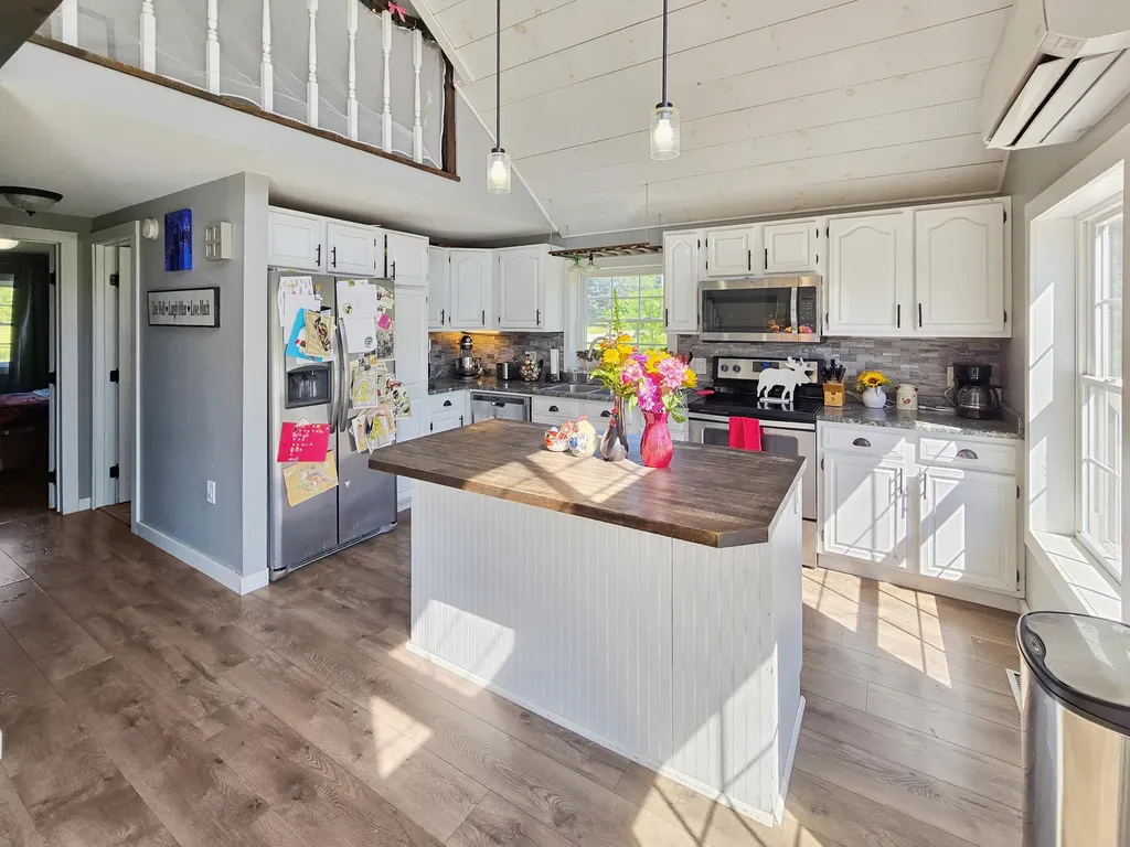 41 Whitten Road Burnham ME 04922