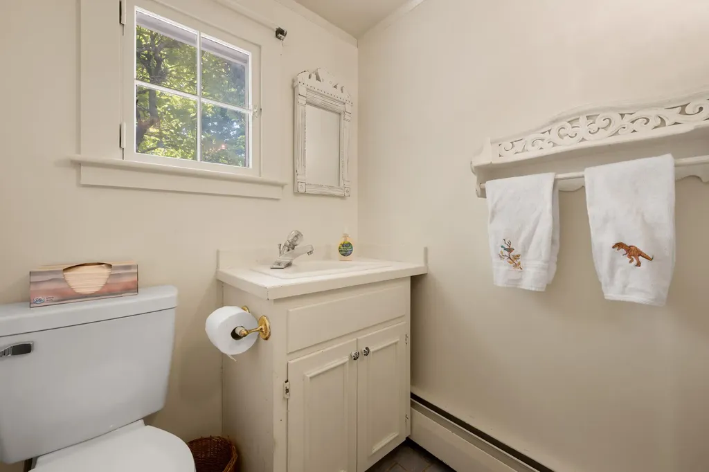 114 Main Street Orono ME 04473