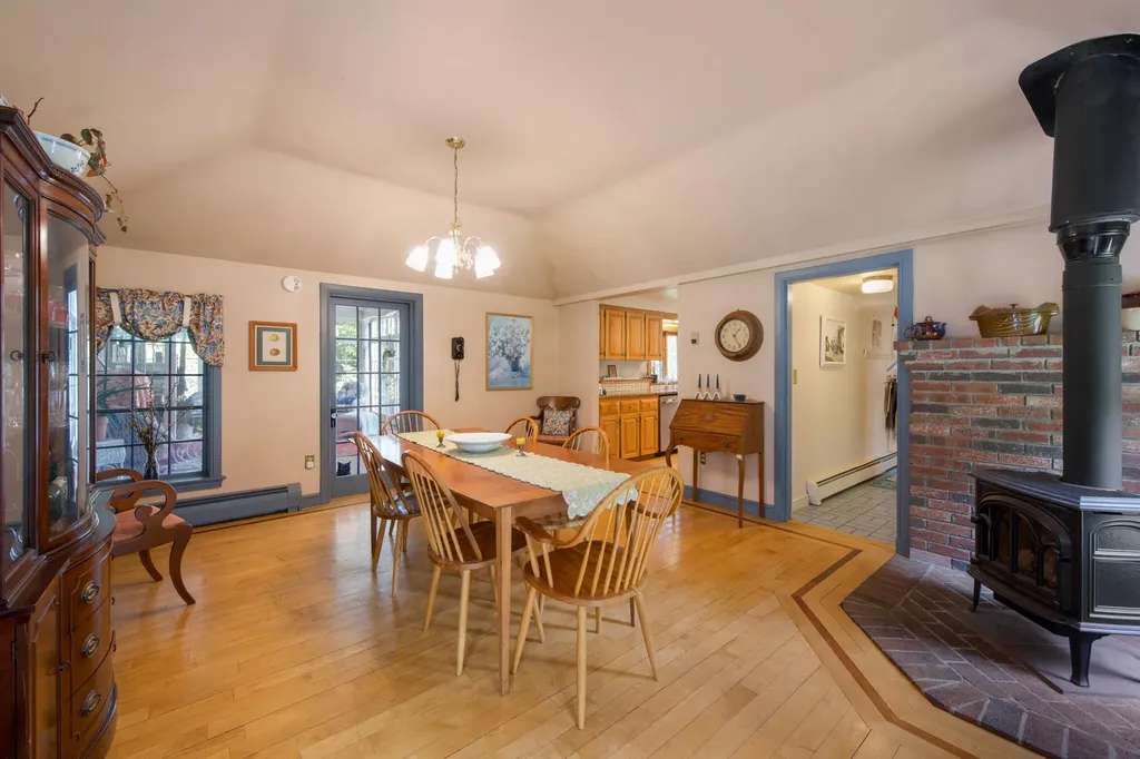114 Main Street Orono ME 04473