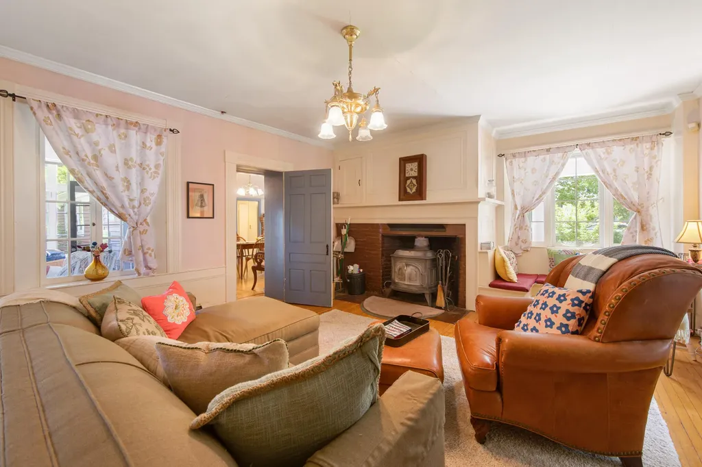 114 Main Street Orono ME 04473