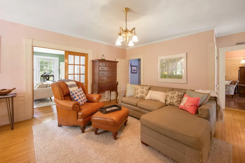 114 Main Street Orono ME 04473