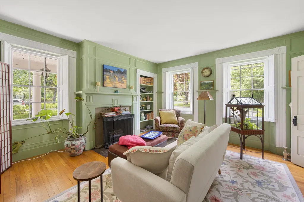 114 Main Street Orono ME 04473
