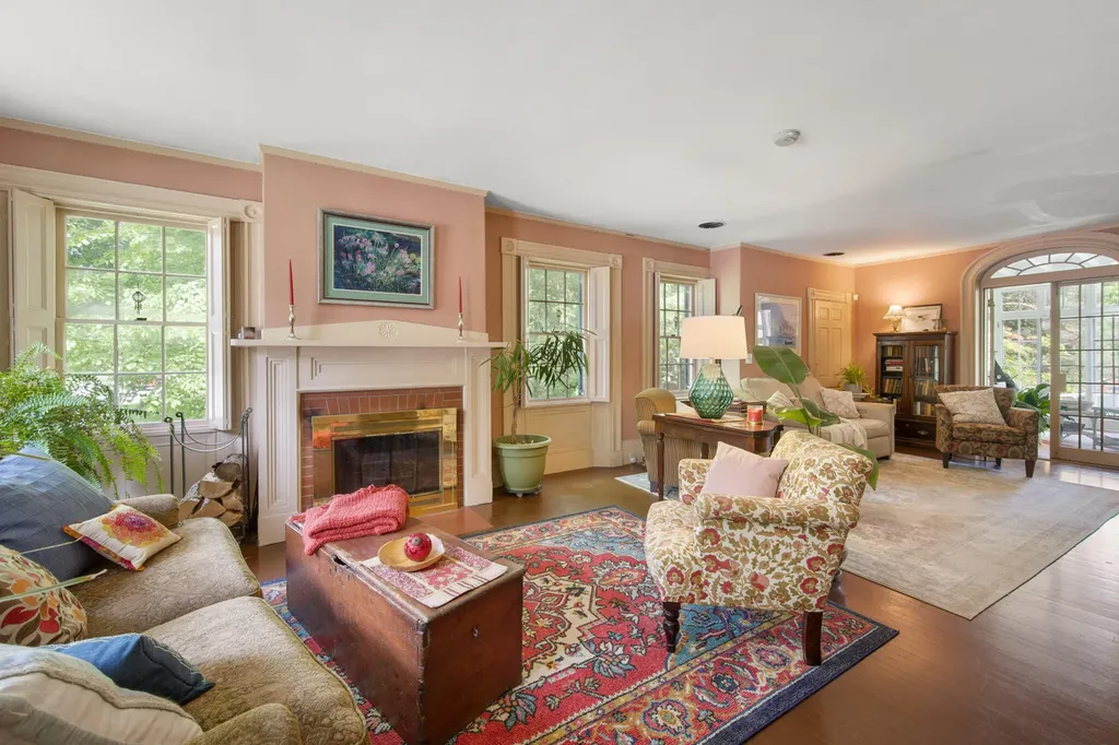 114 Main Street Orono ME 04473
