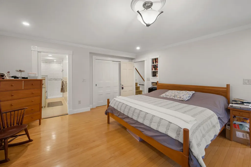 114 Main Street Orono ME 04473