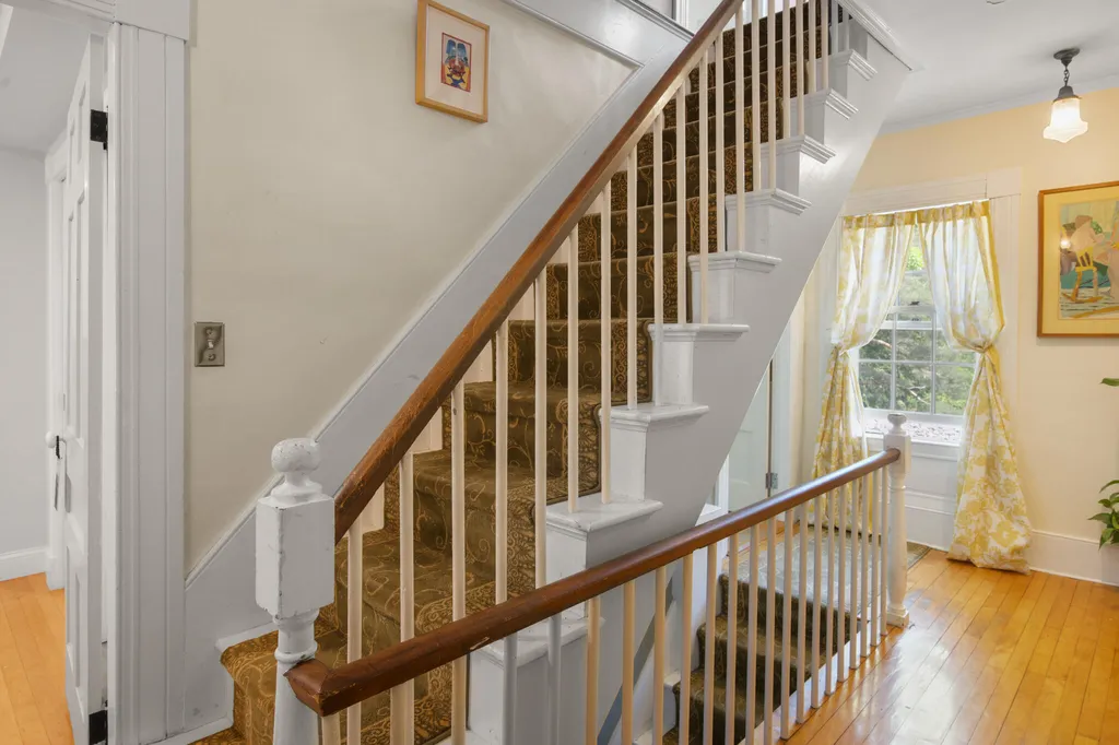 114 Main Street Orono ME 04473