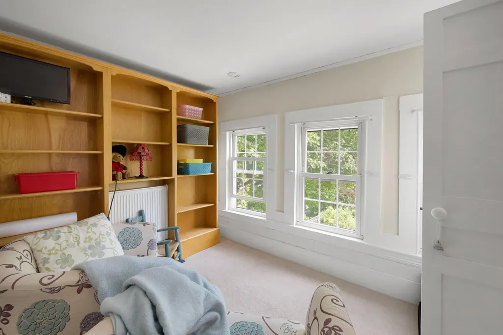 114 Main Street Orono ME 04473