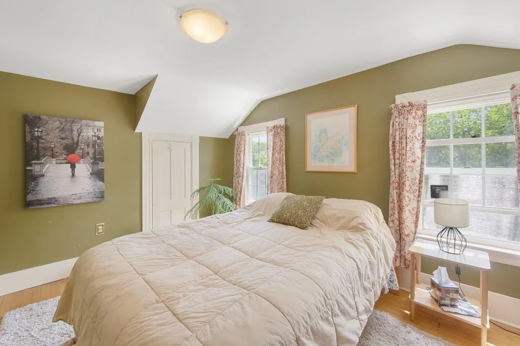 114 Main Street Orono ME 04473