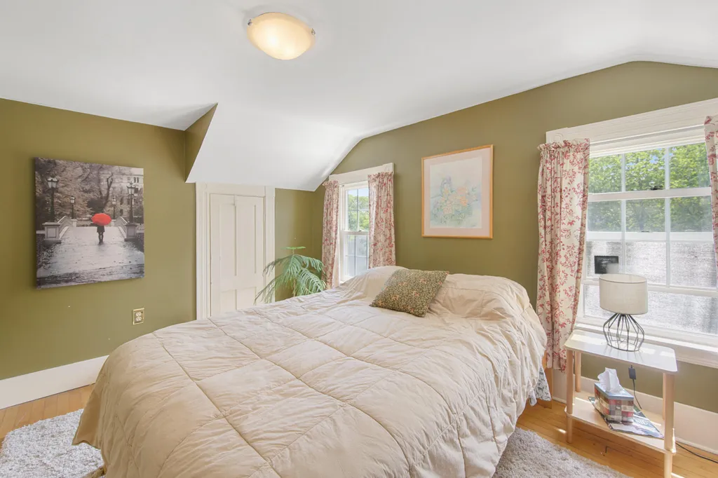 114 Main Street Orono ME 04473