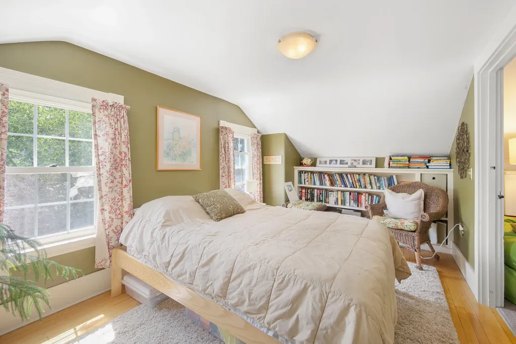 114 Main Street Orono ME 04473