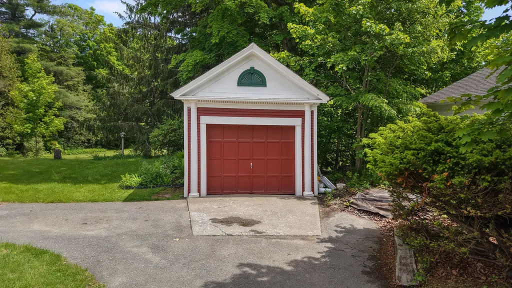 114 Main Street Orono ME 04473