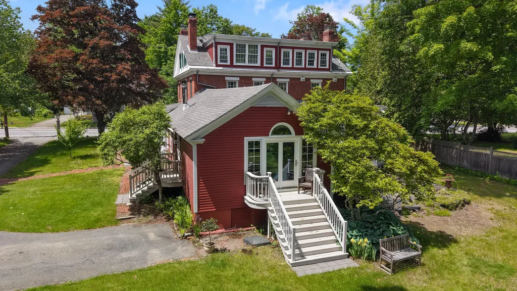114 Main Street Orono ME 04473
