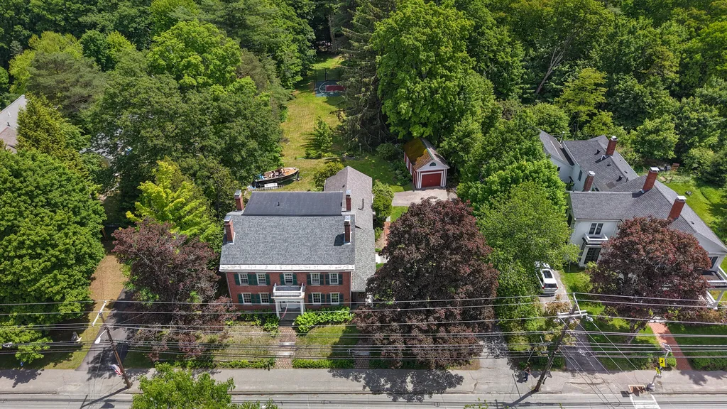 114 Main Street Orono ME 04473