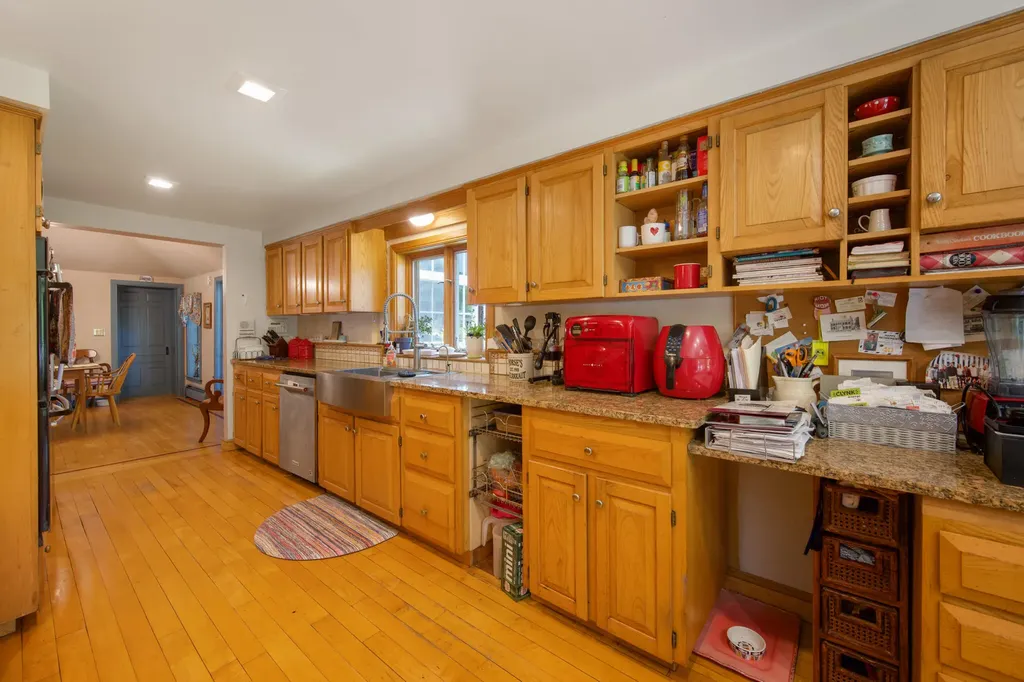 114 Main Street Orono ME 04473