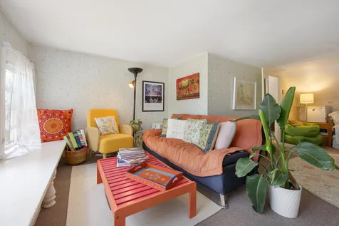 114 Main Street Orono ME 04473