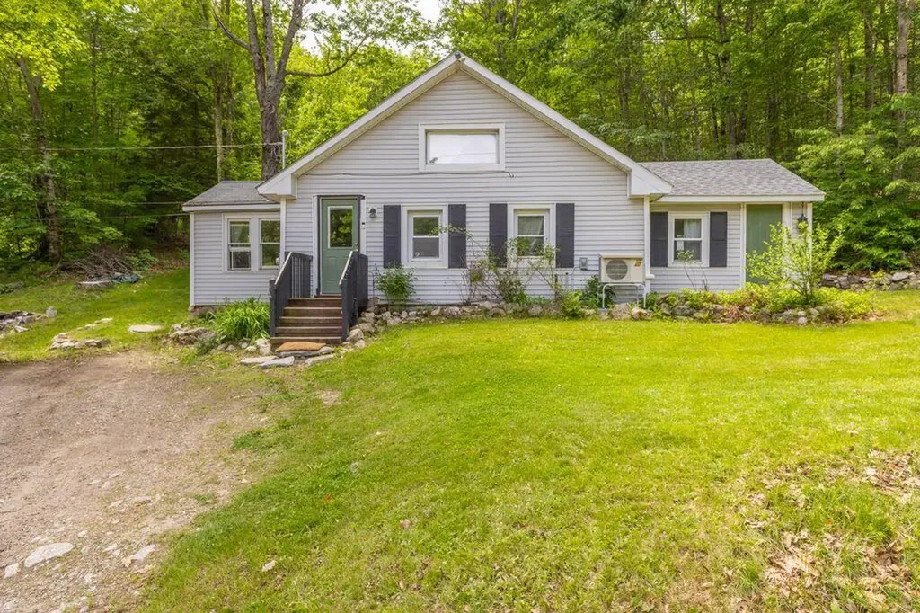 239 N Raymond Road Gray ME 04039