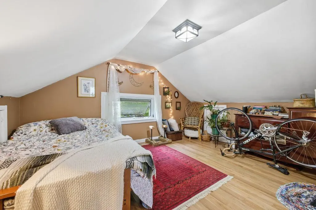 239 N Raymond Road Gray ME 04039
