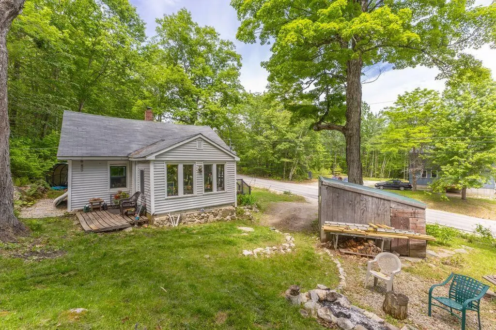 239 N Raymond Road Gray ME 04039