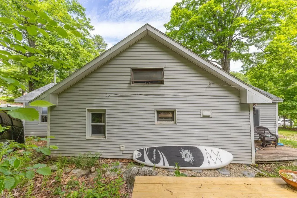 239 N Raymond Road Gray ME 04039