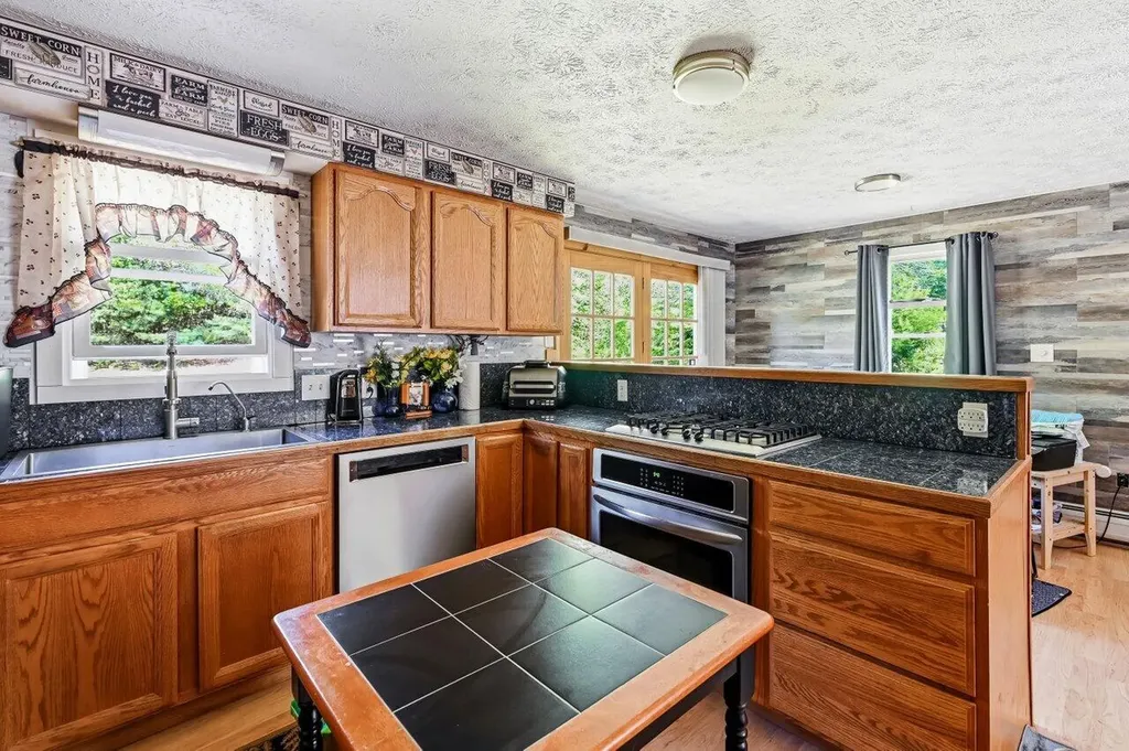 251 Valley Road North Berwick ME 03906