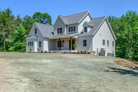 13 Winnwood Farm Way Falmouth ME 04105