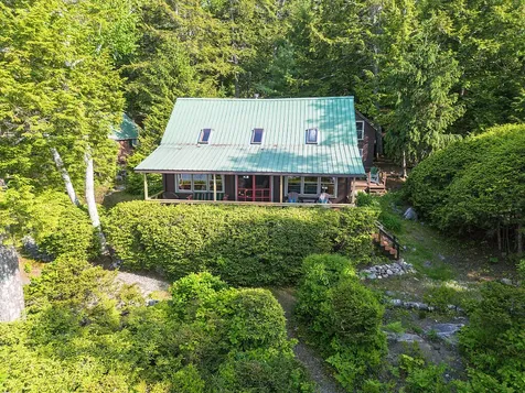 3 Hoyt Island Belgrade ME 04917