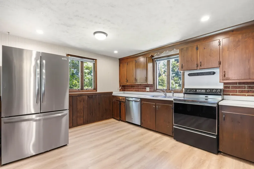 16 Deer Run Road North Yarmouth ME 04097
