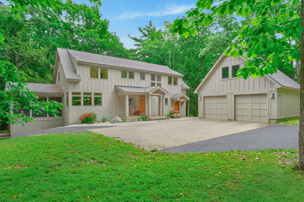 76 Hunter Way Falmouth ME 04105