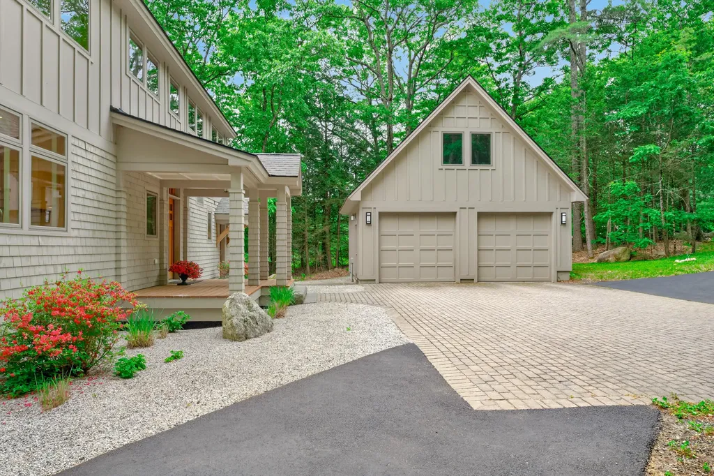 76 Hunter Way Falmouth ME 04105