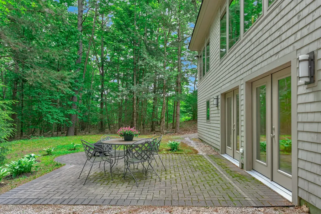 76 Hunter Way Falmouth ME 04105