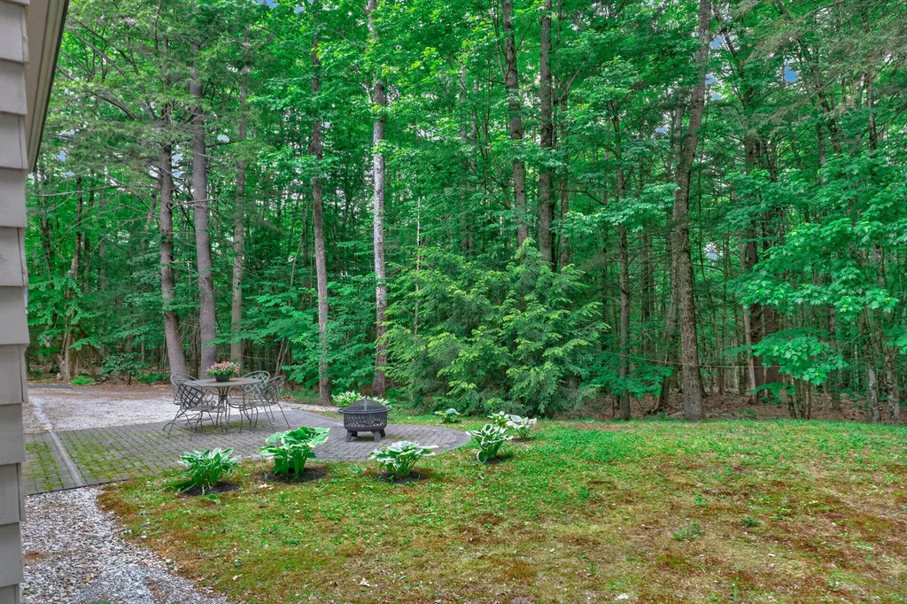 76 Hunter Way Falmouth ME 04105