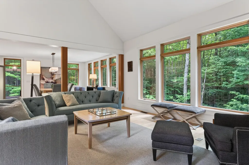 76 Hunter Way Falmouth ME 04105