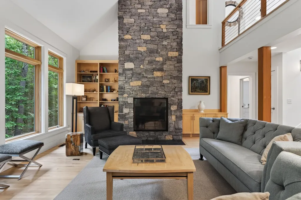 76 Hunter Way Falmouth ME 04105