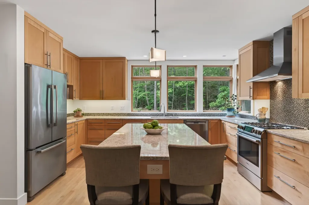 76 Hunter Way Falmouth ME 04105