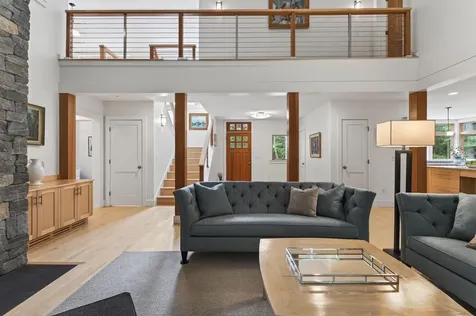 76 Hunter Way Falmouth ME 04105